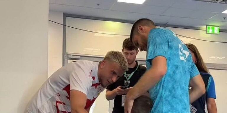 Demirović "uhvaćen" u srdačnom razgovoru s hrvatskim asom i njegovim sinom: "Je l' te sluša?"