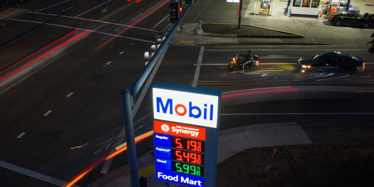 Exxon i Chevron prijavili manju dobit u prvom kvartalu uprkos snažnom rastu cijena nafte Exxon i Chevron prijavili manju dobit u prvom kvartalu uprkos snažnom rastu cijena nafte