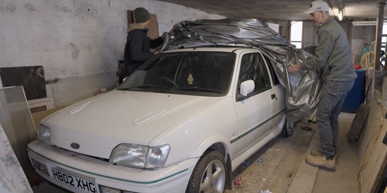 Ford Fiesta RS Turbo stajala parkirana 25 godina, a sada je konačno ugledala svjetlo dana Ford Fiesta RS Turbo stajala parkirana 25 godina, a sada je konačno ugledala svjetlo dana