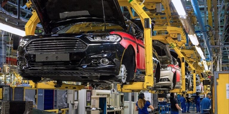 Ford prodao montažnu liniju Geelyju i dijelit će tvornicu s Kinezima Ford prodao montažnu liniju Geelyju i dijelit će tvornicu s Kinezima