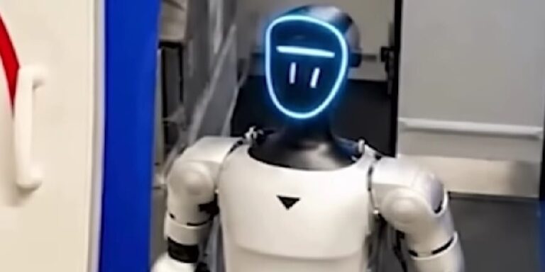 Humanoidni robot uzrokovao kašnjenje aviona, razlog je prevelika baterija