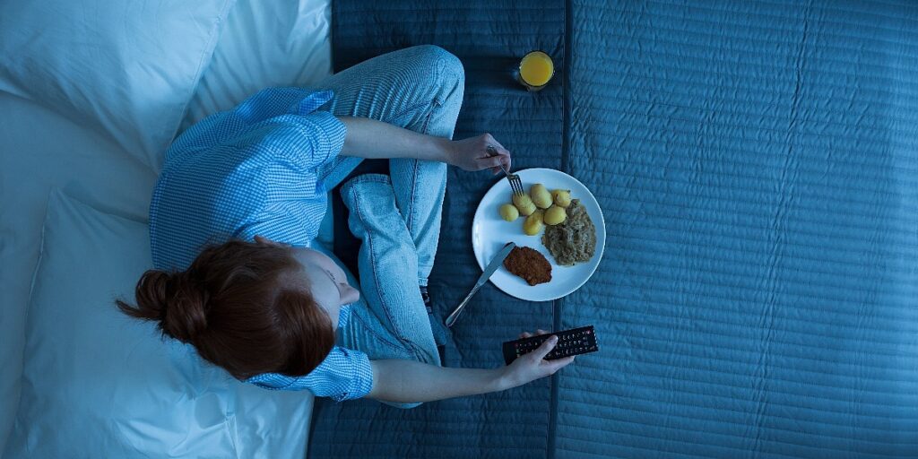 Iznenađujući način na koji vaša večera potajno utječe na vaš san