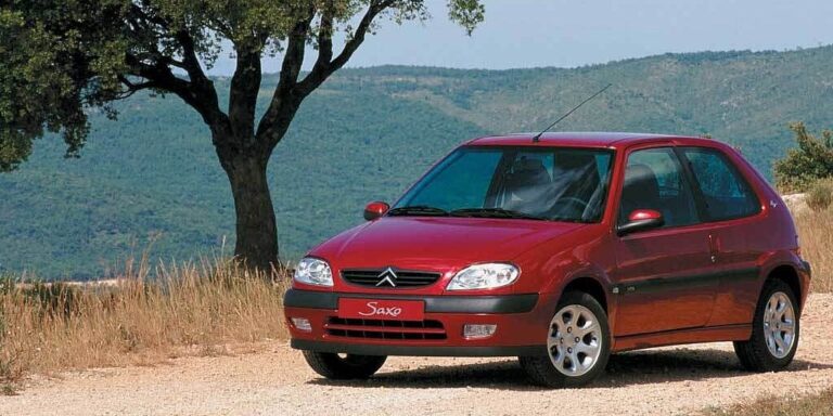 "Ljuti" Citroën Saxo VTS slavi 30. rođendan