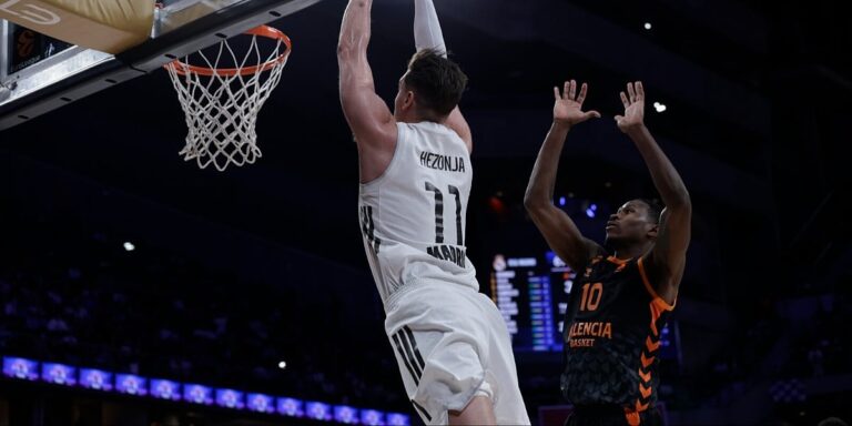 Mario Hezonja odigrao utakmicu za pamćenje, postigao je 40 poena i donio pobjedu Realu protiv Murcije Mario Hezonja odigrao utakmicu za pamćenje, postigao je 40 poena i donio pobjedu Realu protiv Murcije