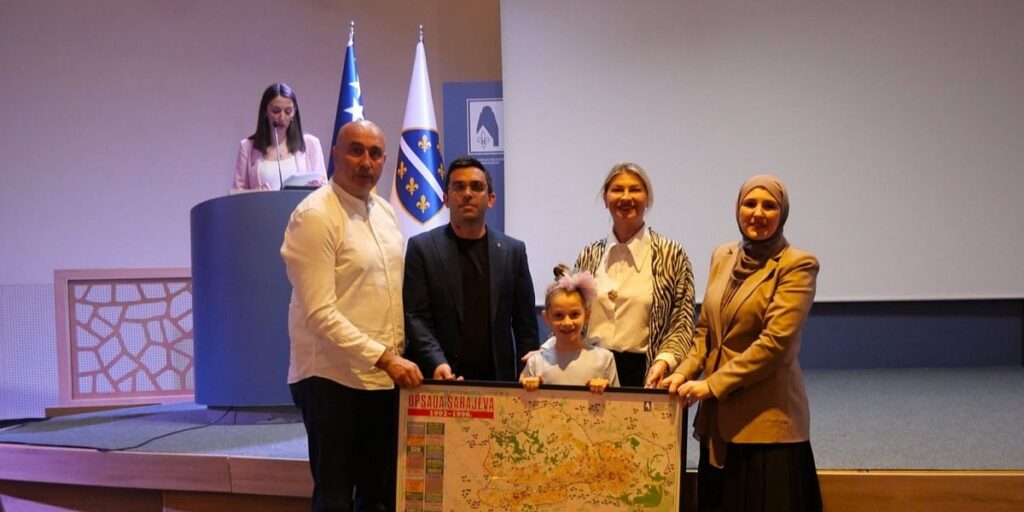 Memorijalni centar Sarajevo podijelio edukativni materijal "Mape opsade Sarajeva" osnovnim i srednjim školama u KS
