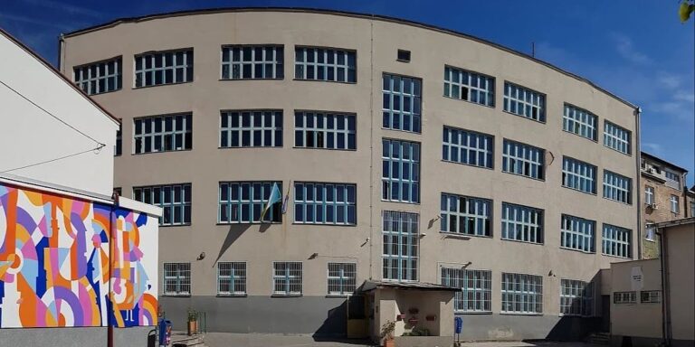 Ministarstvo obrazovanja KS osuđuje napad nastavnika na učenika u sarajevskoj školi Ministarstvo obrazovanja KS osuđuje napad nastavnika na učenika u sarajevskoj školi