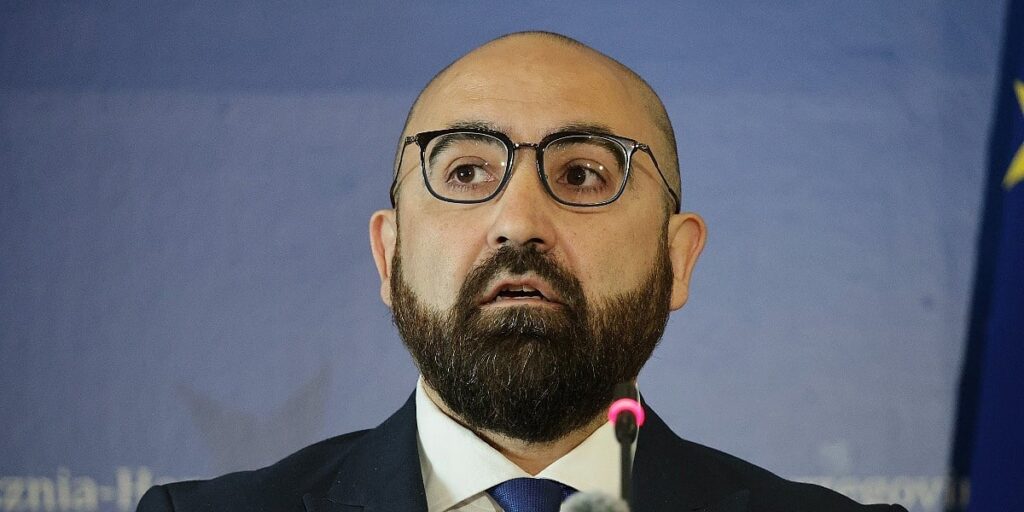 Novac je plaćen zbog katastrofalne politike vlasti u RS-u