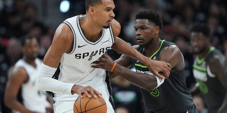 San Antonio nanio Minnesoti najteži poraz ikada u NBA play-offu za poravnanje u seriji San Antonio nanio Minnesoti najteži poraz ikada u NBA play-offu za poravnanje u seriji