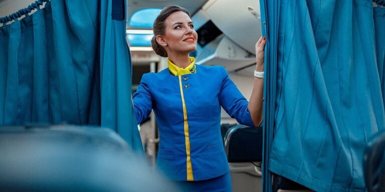 Stjuardesa otkrila koju naviku bi putnici u avionu trebali izbjegavati tokom leta: Može biti rizično