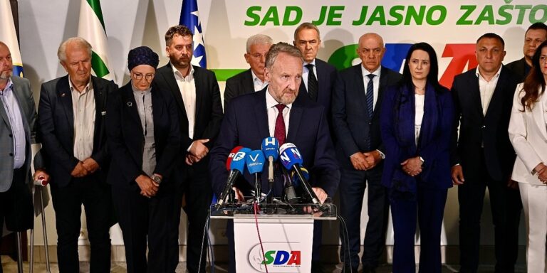 Što prije imenovati Schmidtovog nasljednika, OHR mora ostati s punim ovlastima Što prije imenovati Schmidtovog nasljednika, OHR mora ostati s punim ovlastima
