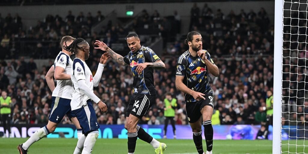 Tottenham napravio veliki kiks i zakomplikovao borbu za opstanak, čeka ih drama do kraja Tottenham napravio veliki kiks i zakomplikovao borbu za opstanak, čeka ih drama do kraja