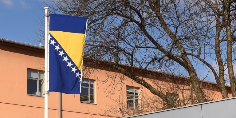 Traži se raspisivanje potjernice i određivanje pritvora Ranku Grabu, optuženom za zločine u Bosanskom Novom