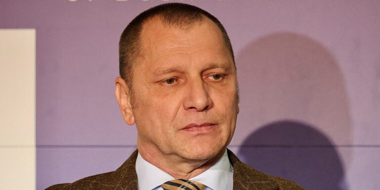Tretira samo terorističke organizacije s islamskim predznakom, to je neprimjereno Tretira samo terorističke organizacije s islamskim predznakom, to je neprimjereno