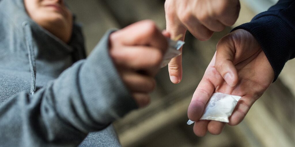 U Sarajevu se razmatra dekriminalizacija posjedovanja droga za vlastite potrebe U Sarajevu se razmatra dekriminalizacija posjedovanja droga za vlastite potrebe