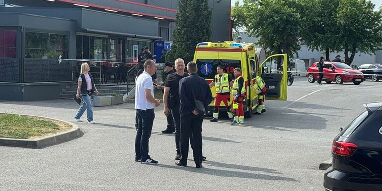 U kafiću ubijen šef krim policije, upucan dok je konobarica uzimala narudžbu