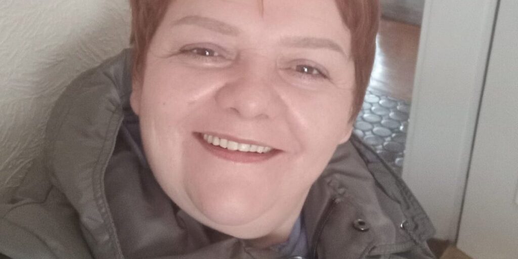 Zeničanka Arnela vodi tešku borbu s agresivnim tumorom jajnika, za operaciju u Turskoj joj je potrebno 44.983 KM Zeničanka Arnela vodi tešku borbu s agresivnim tumorom jajnika, za operaciju u Turskoj joj je potrebno 44.983 KM