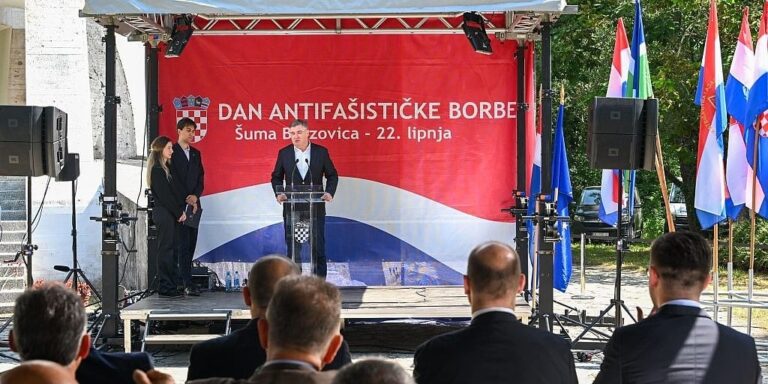 EU je grupacija mačaka bez glave, bez Srba bi naša historija bila potpuno drugačija EU je grupacija mačaka bez glave, bez Srba bi naša historija bila potpuno drugačija