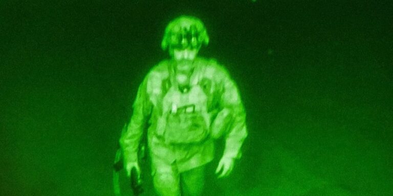 Jedan od najiskusnijih američkih generala iznenada podnio ostavku, posljednji je napustio Afganistan