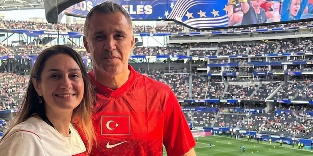 Legendarni Hakan Šukur nakon dugo vremena gledao uživo Tursku, blokiran mu prijenos uživo Legendarni Hakan Šukur nakon dugo vremena gledao uživo Tursku, blokiran mu prijenos uživo
