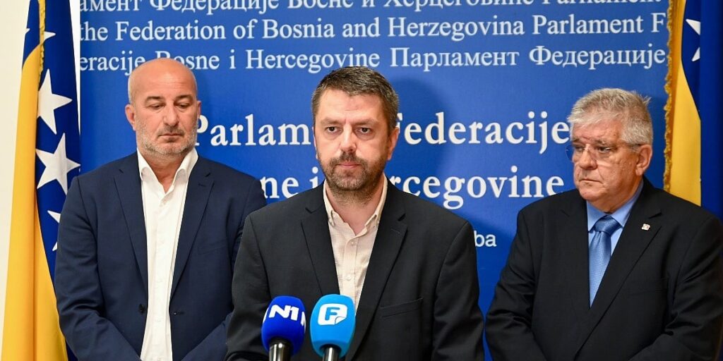 Sarađivala je s Mladenom Boškovićem