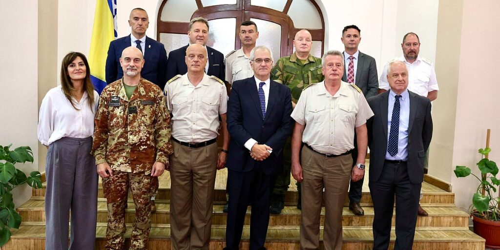 Sigurnost skladišta oružja bila na niskom nivou, ali je postignut napredak Sigurnost skladišta oružja bila na niskom nivou, ali je postignut napredak