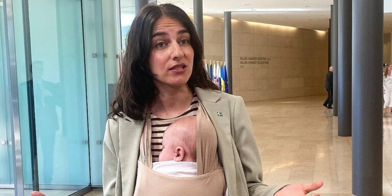 Švedska ministrica raznježila evropske zvaničnike, svu pažnju ukrala tromjesečna beba: "Dobar trenutak, Adame"