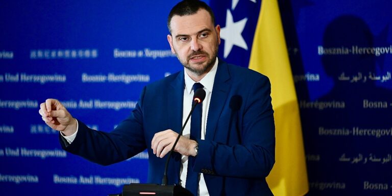 U Saboru pokušavate krojiti uređenje BiH, to je politička agresija