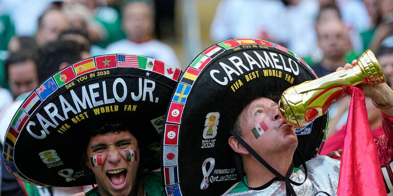 Upoznajte Caramela, meksičkog navijača koji prati El Tri već 543 utakmice i 11 Mundijala Upoznajte Caramela, meksičkog navijača koji prati El Tri već 543 utakmice i 11 Mundijala