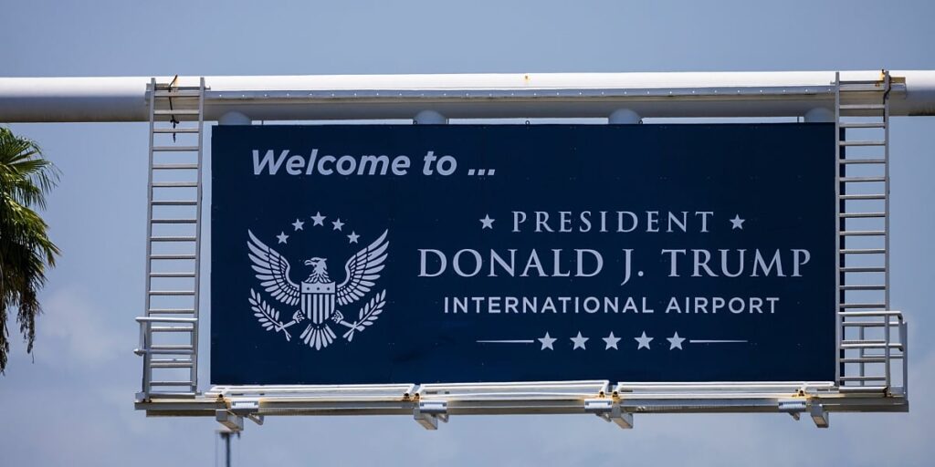 Aerodrom u SAD-u zvanično dobio ime po Donaldu Trumpu, poslije promjene prvi sletio njegov sin