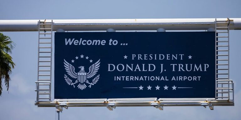 Aerodrom u SAD-u zvanično dobio ime po Donaldu Trumpu, poslije promjene prvi sletio njegov sin Aerodrom u SAD-u zvanično dobio ime po Donaldu Trumpu, poslije promjene prvi sletio njegov sin