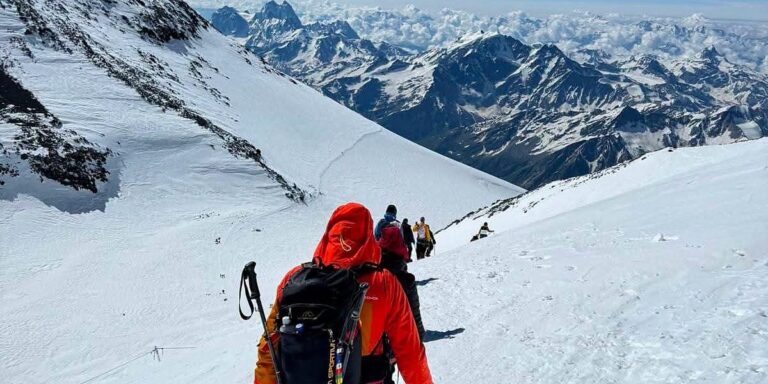 Ekipa “Zlatnog Ljiljana” jučer se vratila sa ekspedicije na Elbrus Ekipa "Zlatnog Ljiljana" jučer se vratila sa ekspedicije na Elbrus