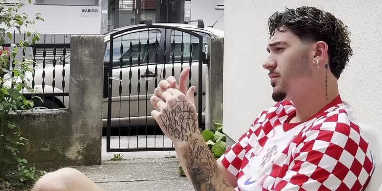 Frizer Igora Matanovića šaljivo priznao krivicu za poništeni gol Hrvatske, upitao je li ga trebao drugačije ošišati Frizer Igora Matanovića šaljivo priznao krivicu za poništeni gol Hrvatske, upitao je li ga trebao drugačije ošišati
