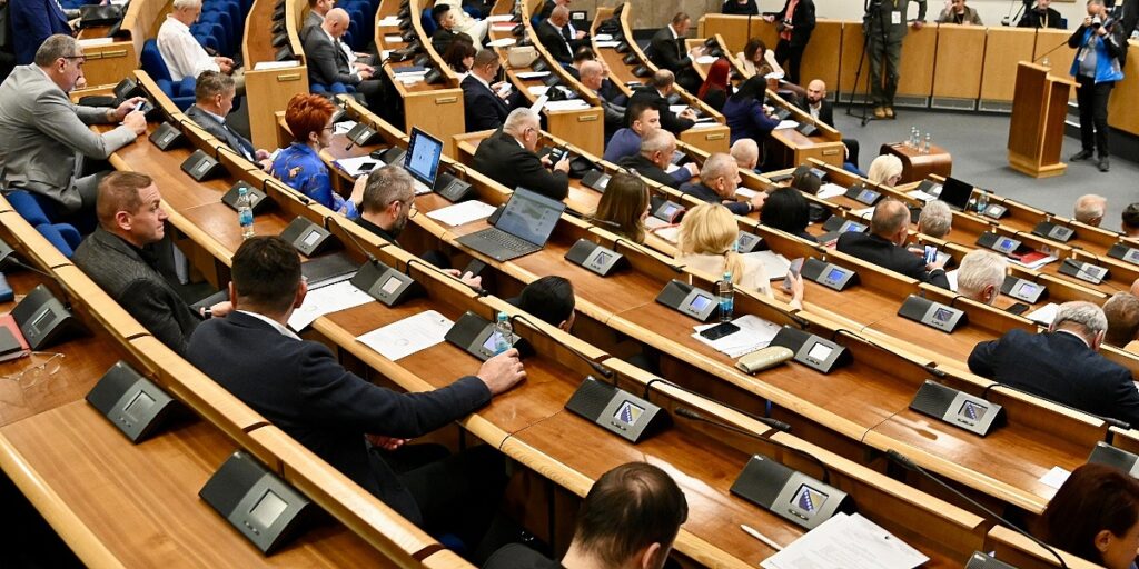 Glavna tema je uvođenje boračkog dodatka Glavna tema je uvođenje boračkog dodatka