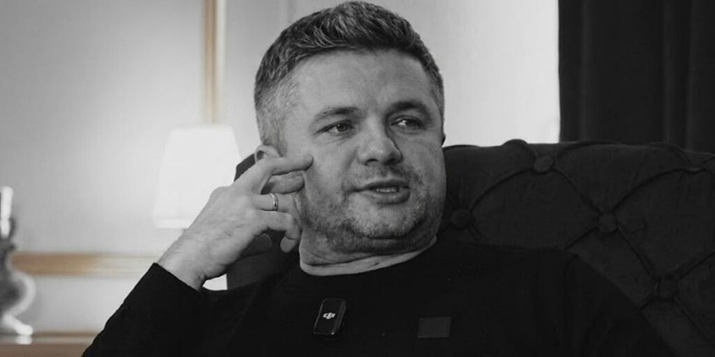 Glumac Ammar Mešić otkrio rečenicu zbog koje je legendarni Edin Avdić dobio otkaz sa Arene Sport Glumac Ammar Mešić otkrio rečenicu zbog koje je legendarni Edin Avdić dobio otkaz sa Arene Sport