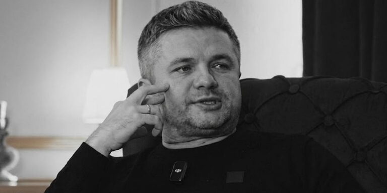 Glumac Ammar Mešić otkrio rečenicu zbog koje je legendarni Edin Avdić dobio otkaz sa Arene Sport Glumac Ammar Mešić otkrio rečenicu zbog koje je legendarni Edin Avdić dobio otkaz sa Arene Sport