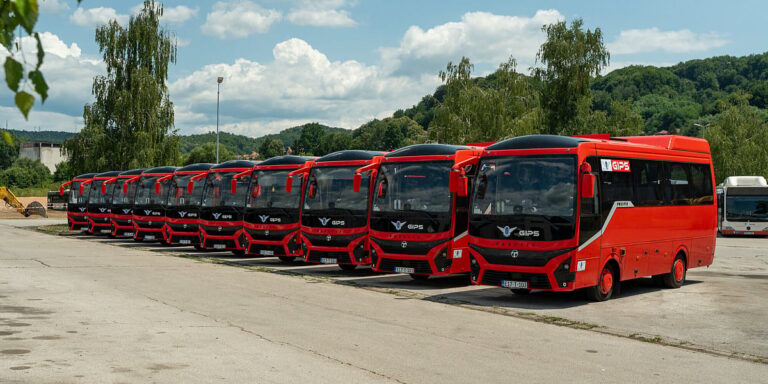 Isporučeno prvih 10 od 25 novih minibuseva