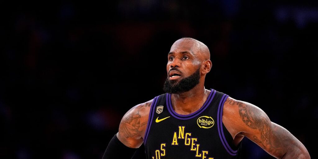 LeBron James razmatra više opcija, sigurno je samo da napušta Lakerse