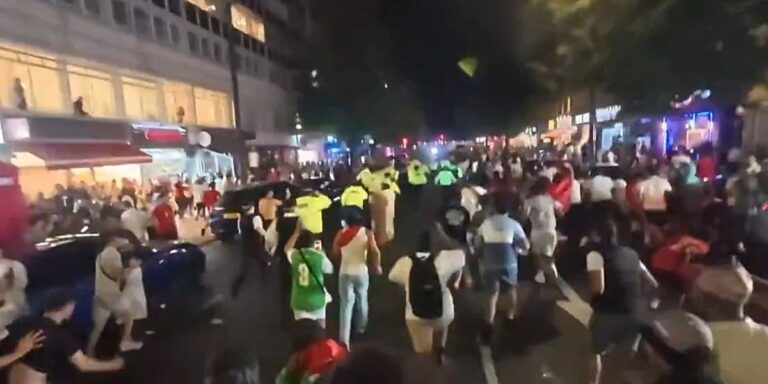 Marokanci napravili haos na ulicama brojnih evropskih gradova nakon ispadanja reprezentacije sa Svjetskog prvenstva Marokanci napravili haos na ulicama brojnih evropskih gradova nakon ispadanja reprezentacije sa Svjetskog prvenstva