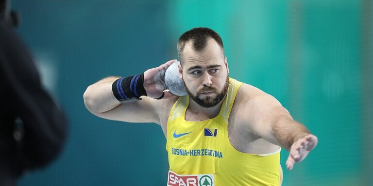 Mesud Pezer s 20.04 m osvojio novi naslov seniorskog prvaka BiH u bacanju kugle Mesud Pezer s 20.04 m osvojio novi naslov seniorskog prvaka BiH u bacanju kugle