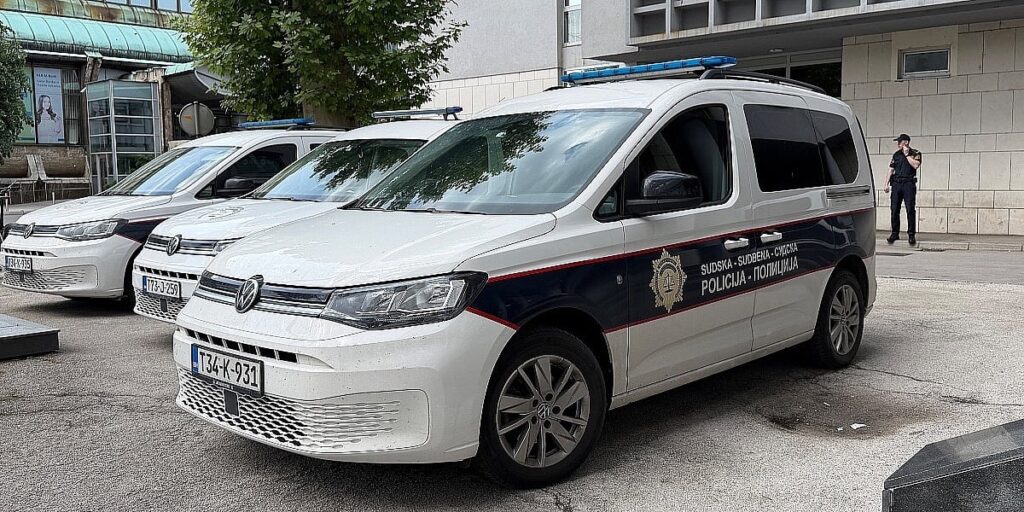 Muškarca iz Srebrenika terete za nasilje u porodici, pucnjavu i prijetnju ubistvom dvije osobe
