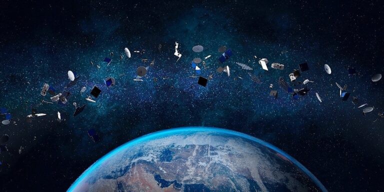 Oblak svemirskog otpada u prometnoj orbiti predstavlja rizik za satelite