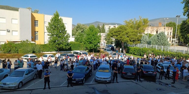 Ovo je udruženi napad na radnike "Ovo je udruženi napad na radnike"