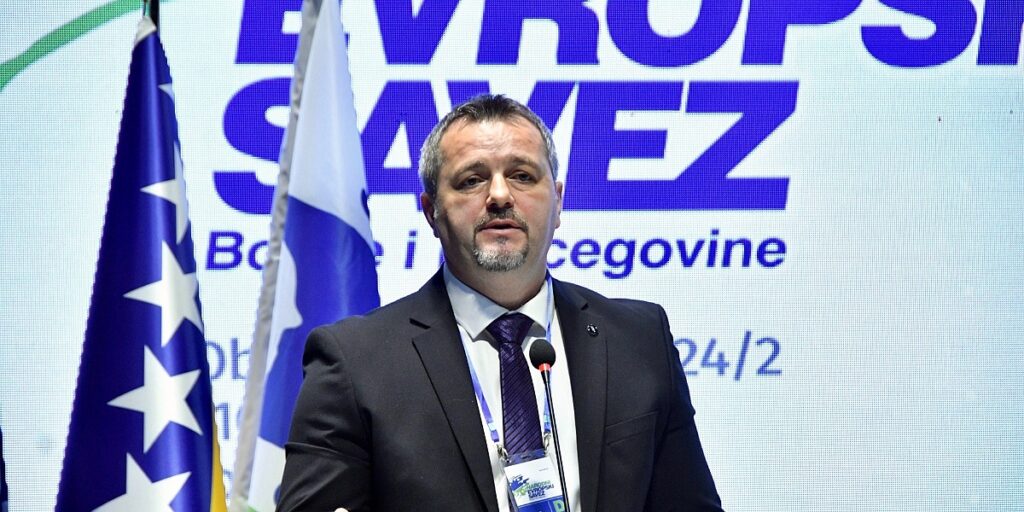 Poznato ko će predvoditi liste NES-a i stranke Naprijed na Općim izborima: Nekoliko zanimljivih imena Poznato ko će predvoditi liste NES-a i stranke Naprijed na Općim izborima: Nekoliko zanimljivih imena