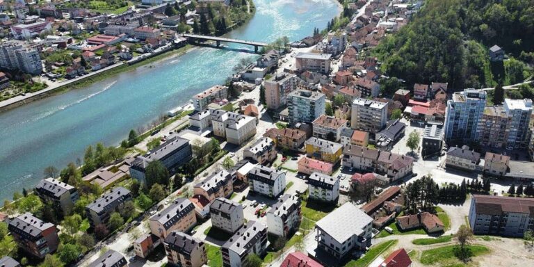 Premijer, načelnik, i brojni aktuelni zastupnici u izbornoj utrci