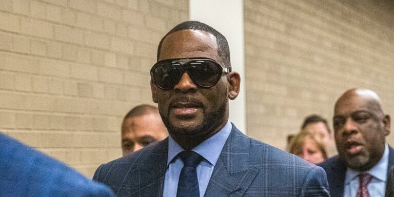R. Kelly službeno zatražio smanjenje 31-godišnje zatvorske kazne R. Kelly službeno zatražio smanjenje 31-godišnje zatvorske kazne