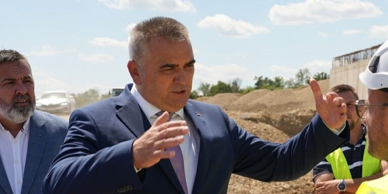 Savo Minić pomiješao sudove u Hagu, iz Memorijalnog centra mu poručili da nauči osnove