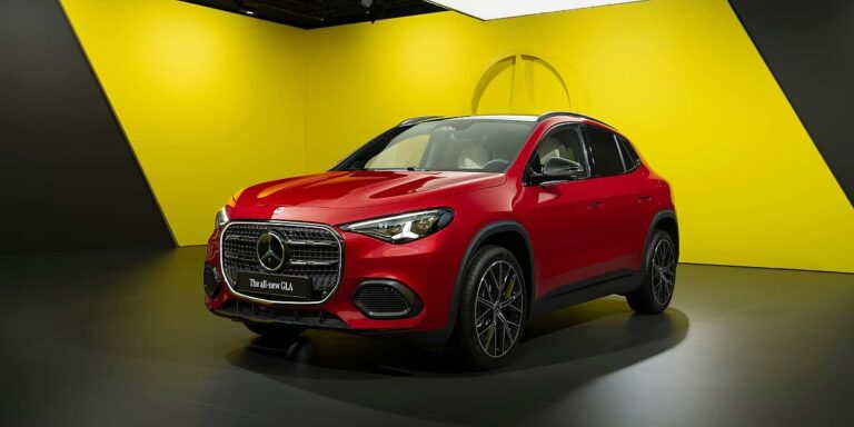 Stigao je novi Mercedes-Benz GLA, za sada samo u kombinaciji s elektromotorima Stigao je novi Mercedes-Benz GLA, za sada samo u kombinaciji s elektromotorima