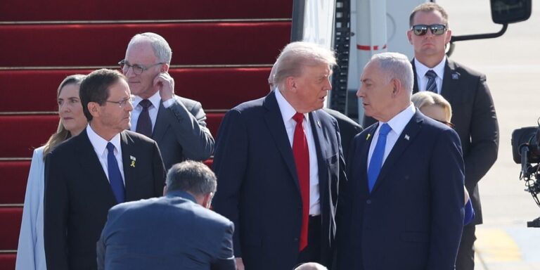 Trump i Netanyahu razgovarali o tri scenarija za iranski nuklearni program, jedna od opcija je i masovni napad Trump i Netanyahu razgovarali o tri scenarija za iranski nuklearni program, jedna od opcija je i masovni napad