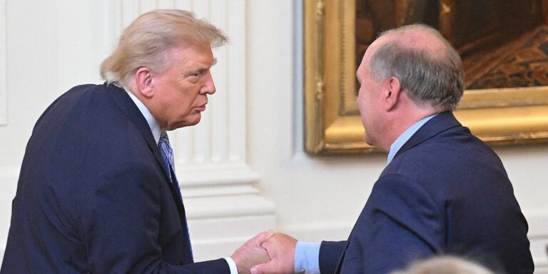 Trump optužio Kinu da se miješala u izbore, američki obavještajci tvrde suprotno Trump optužio Kinu da se miješala u izbore, američki obavještajci tvrde suprotno