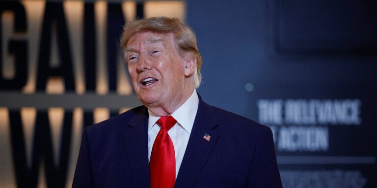 Trump razmatra nova pomilovanja, među zahtjevima i slučaj Seana Diddyja Combsa Trump razmatra nova pomilovanja, među zahtjevima i slučaj Seana Diddyja Combsa